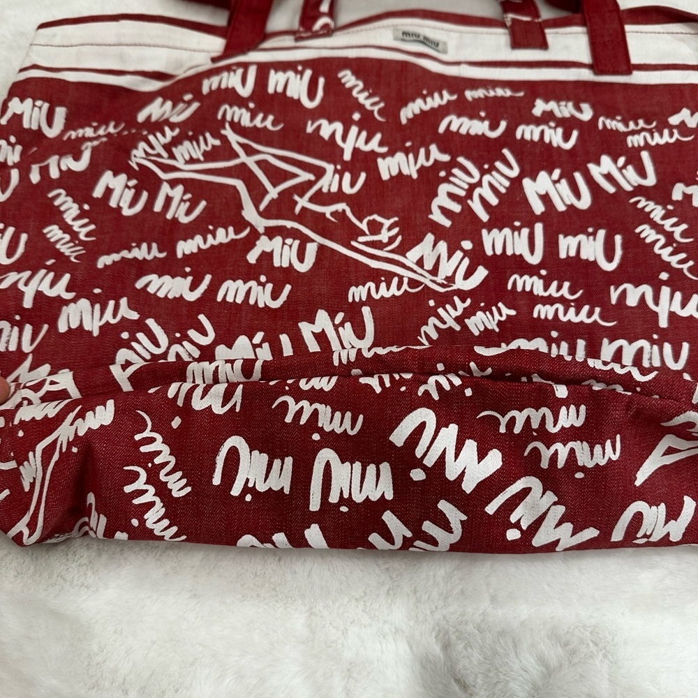 Miu Miu red and White Graphic Tote with zipper and tag-no dust bag - Picture 5 of 13